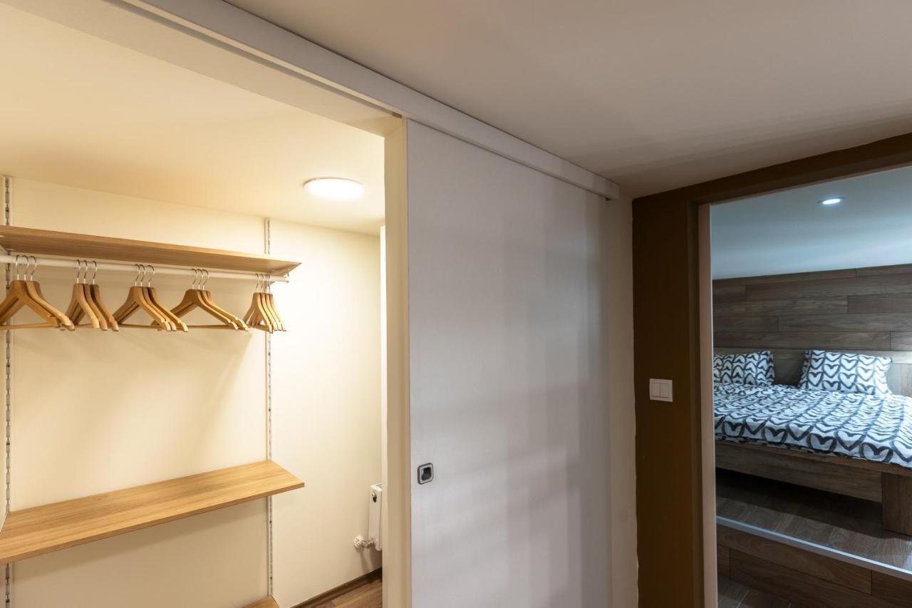 Kazinczy 10 Apartment With 3 Bedrooms Budapest Bagian luar foto